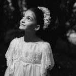 Niña comunión blanco y negro