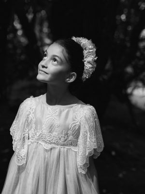 Niña comunión blanco y negro